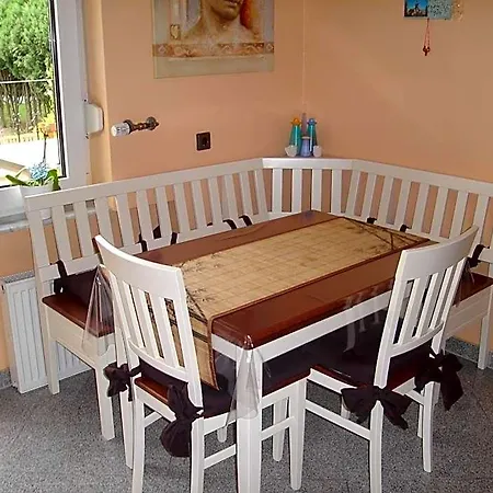 Private With Breakfast *
